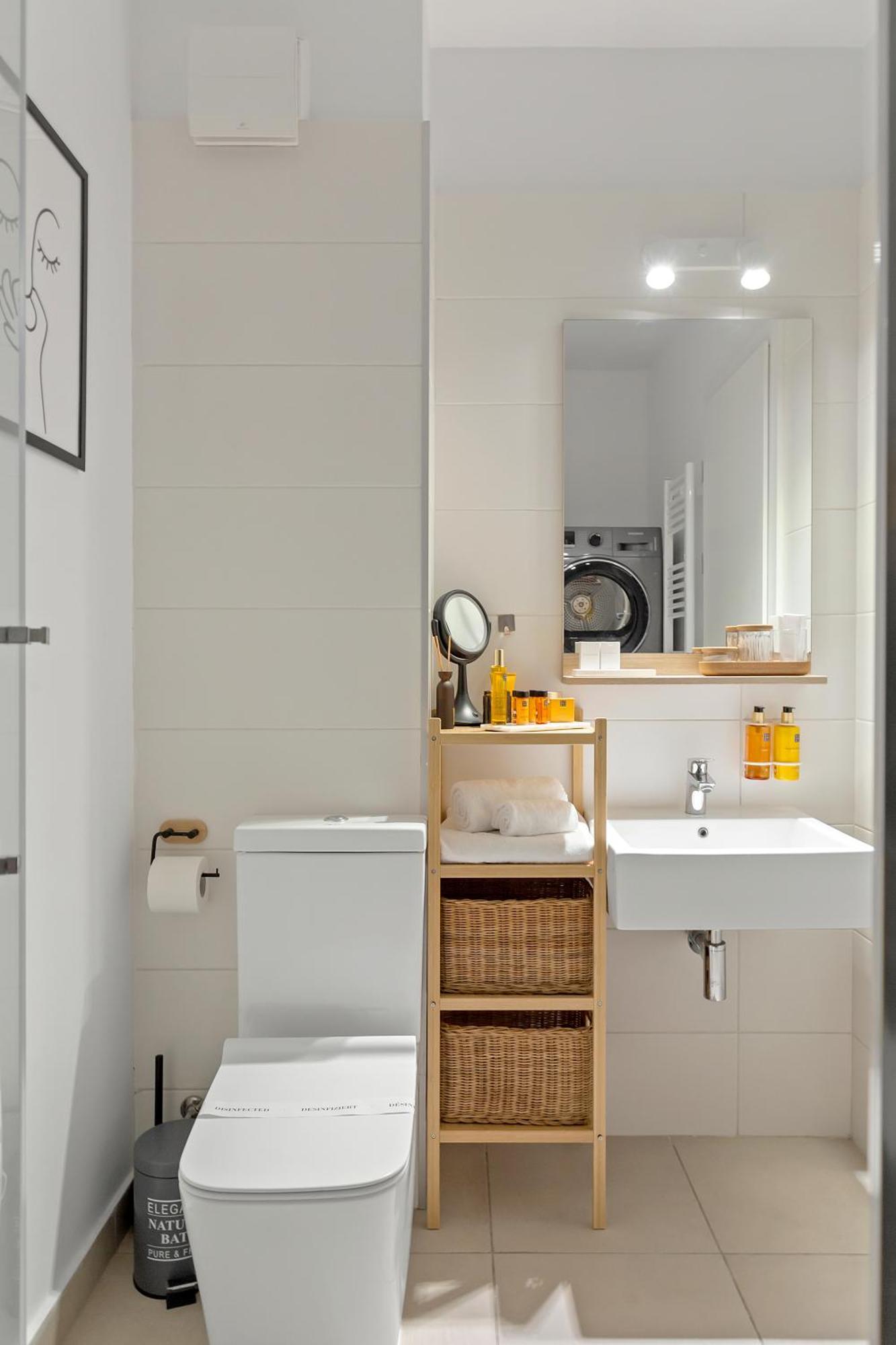 Mido Park Apartment With Private Parking & Self Check-In Бухарест Екстер'єр фото